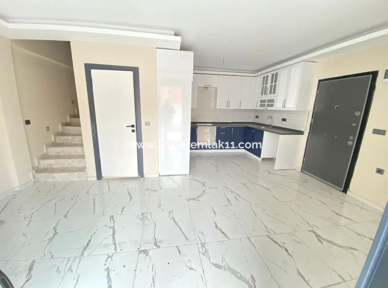 Doğanbey Payamlı'da Gözde Lokasyonda Satılık Sıfır Bahçeli 2+1 Villa