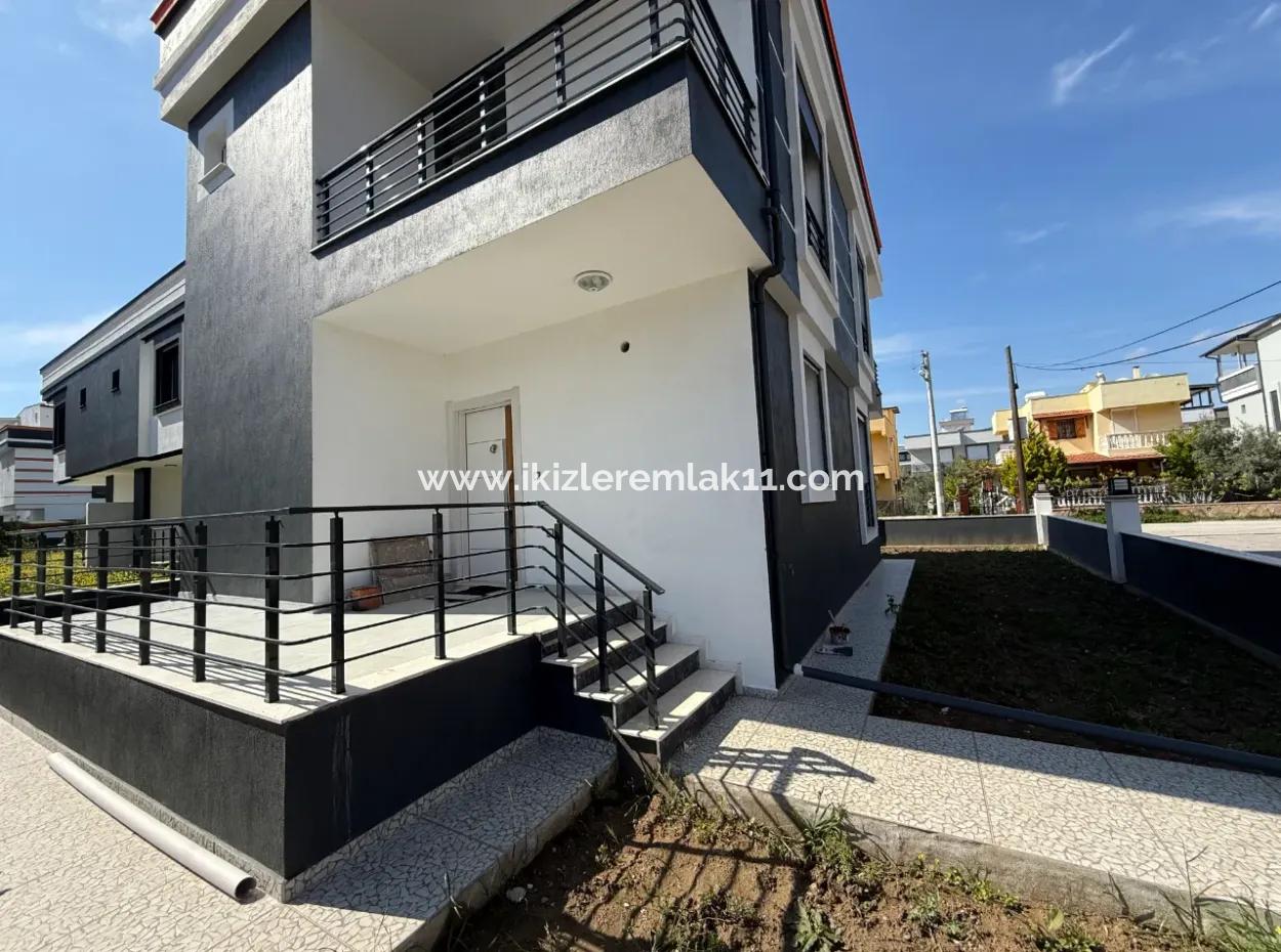 Seferihisar Doğanbey‘de 300 M2 Arsa İçinde Tek Müstakil 3 + 1 Dubleks Yazlık