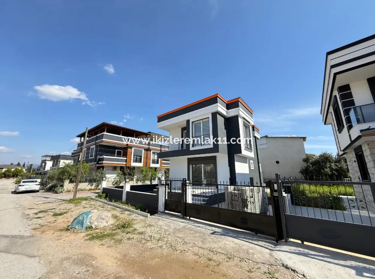 Seferihisar Doğanbey‘de 300 M2 Arsa İçinde Tek Müstakil 3 + 1 Dubleks Yazlık