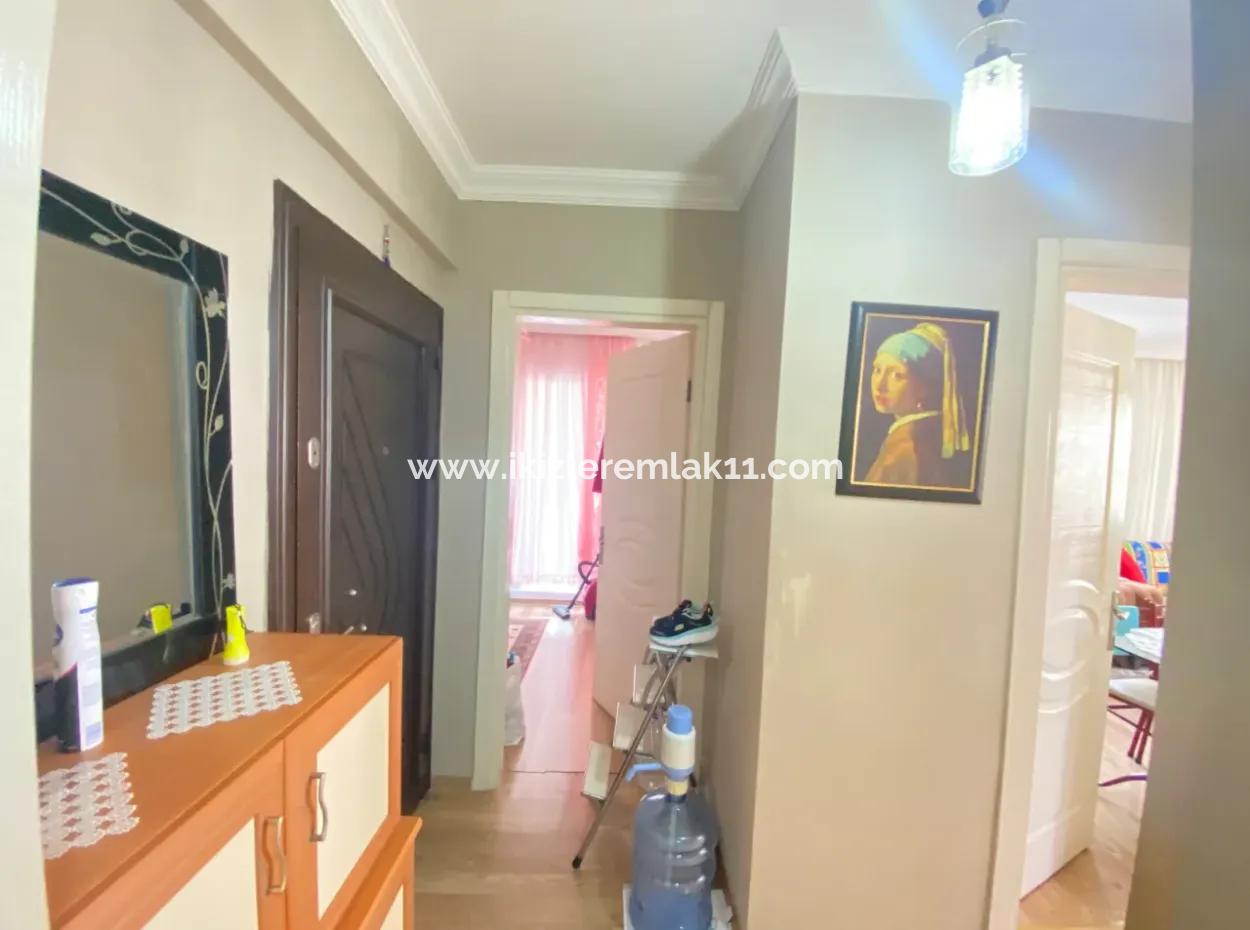 Seferihisar Ürkmez Merkezde Ara Kat Uygun Fiyata Satılık 2+1 Daire