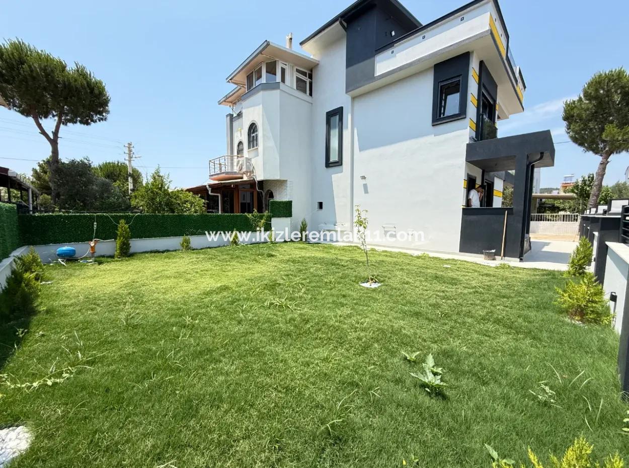 Seferihisar Doğanbey'de Satılık 3+1 Müstakil Sıfır Geniş Bahçeli Villa