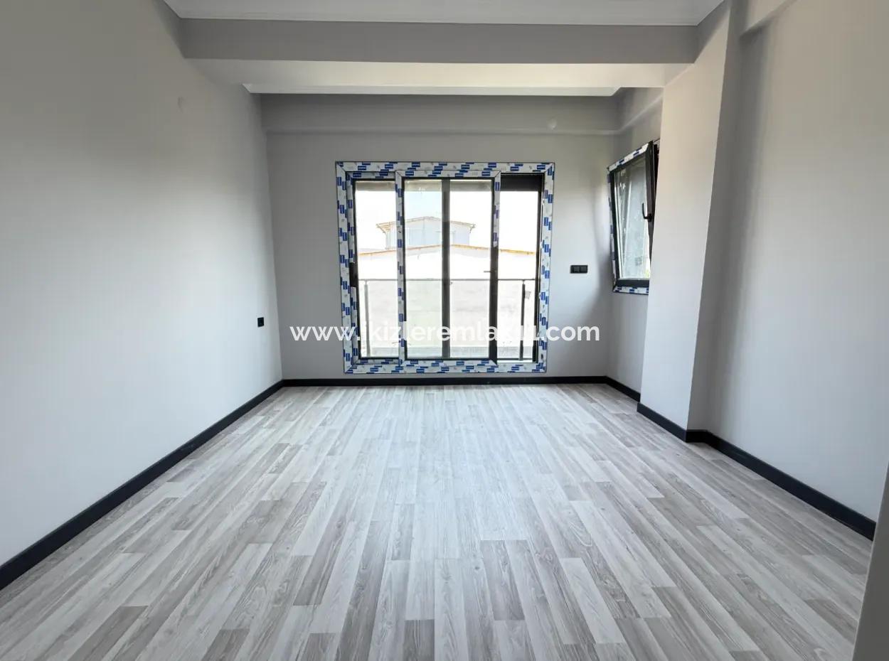 Seferihisar Doğanbey'de Satılık 3+1 Müstakil Sıfır Geniş Bahçeli Villa