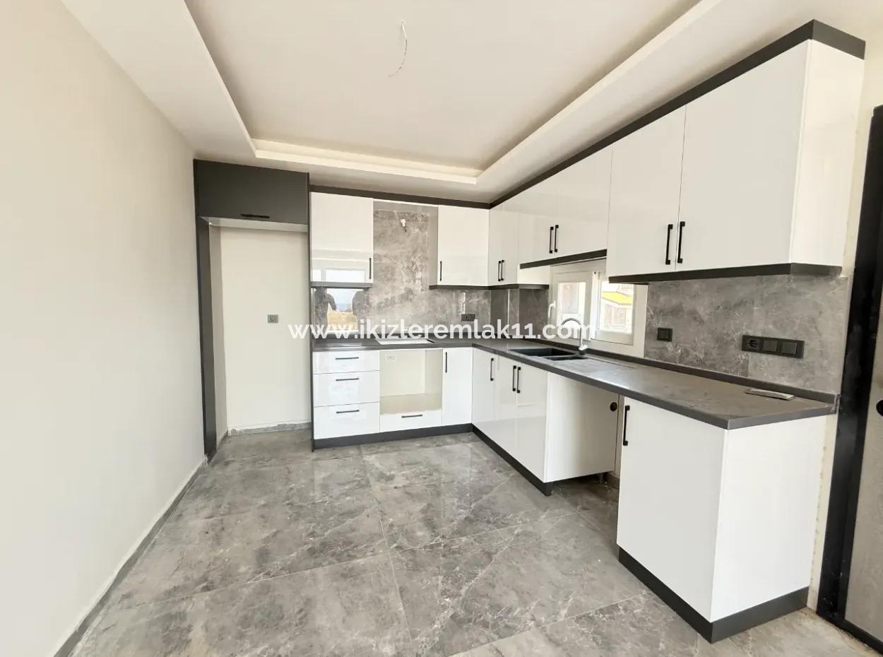 Seferihisar Doğanbey'de Satılık Deniz Manzaralı Bahçeli 3+1 Sıfır Villa