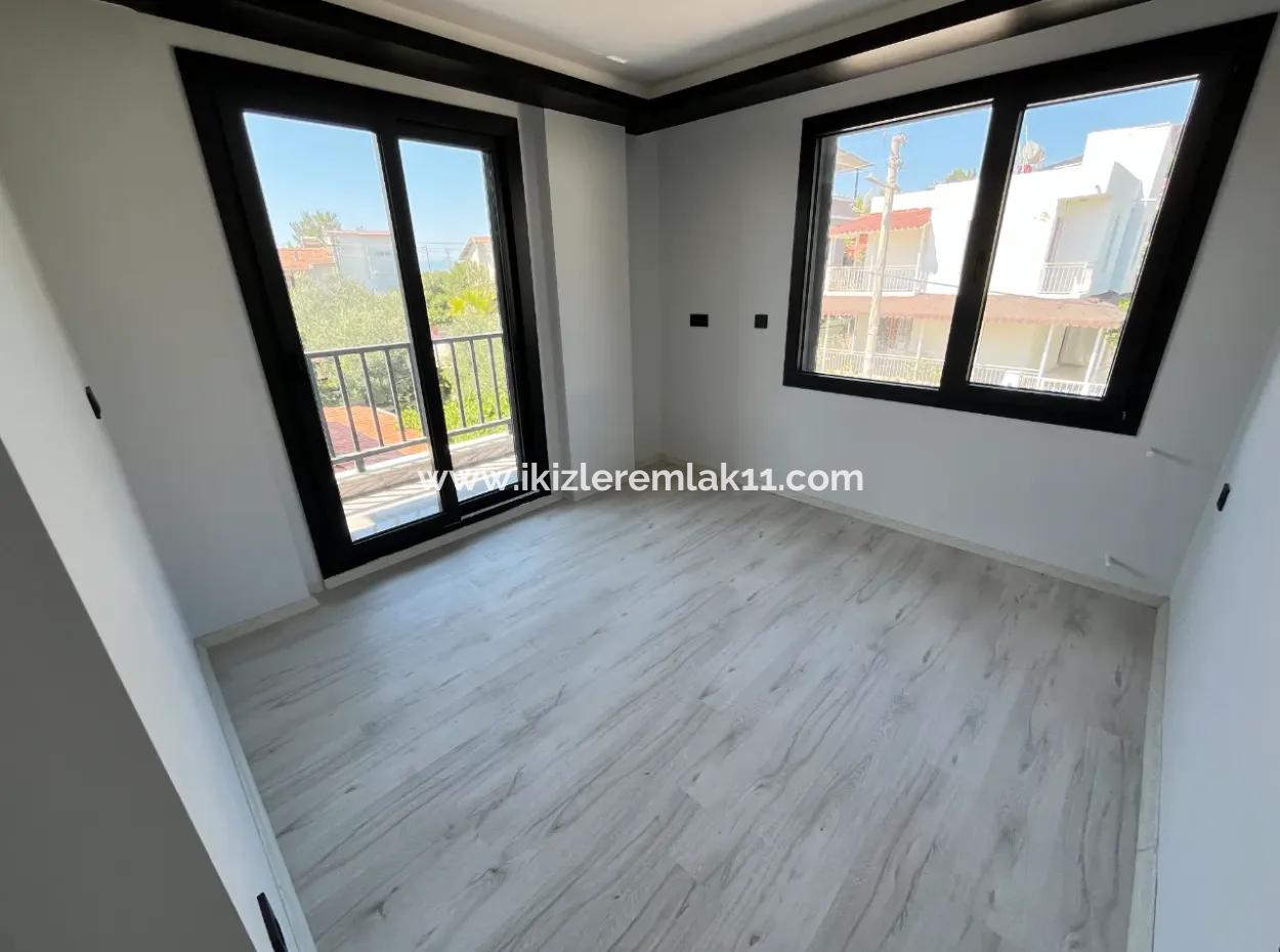 Seferihisar Doganbey'de Satılık 390 M2 Bahçe İçinde Tek Müstakil 3+1 Ebeveynli Villa