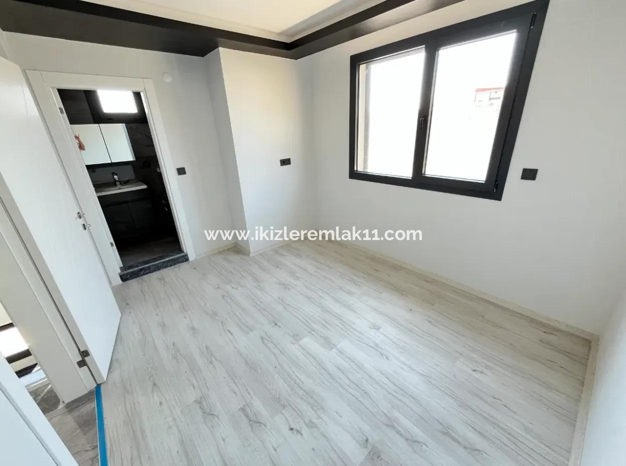 Seferihisar Doganbey'de Satılık 390 M2 Bahçe İçinde Tek Müstakil 3+1 Ebeveynli Villa