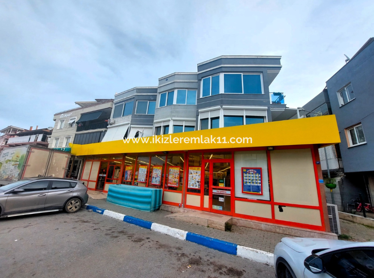 Seferihisar Ürkmez Merkezde Satılık 3 + 1 Ara Kat 110 Metre² Daire