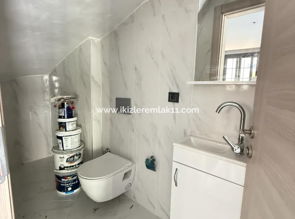 Seferihisar Ürkmez De Satılık Sıfır Geniş Bahçeli 3+1 Villa