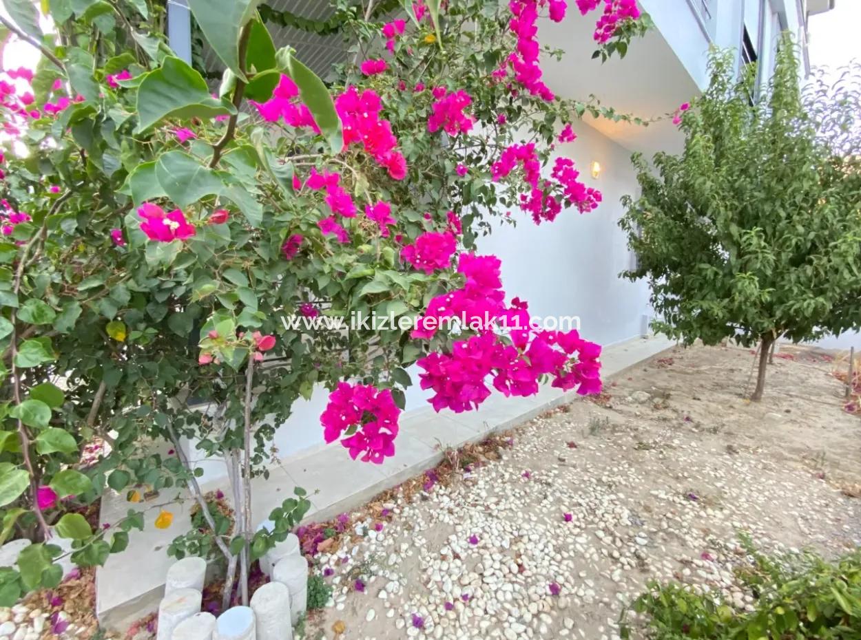 Seferihisar Ürkmez’de Uygun Fiyata Satılık 3+1 Bahceli Villa