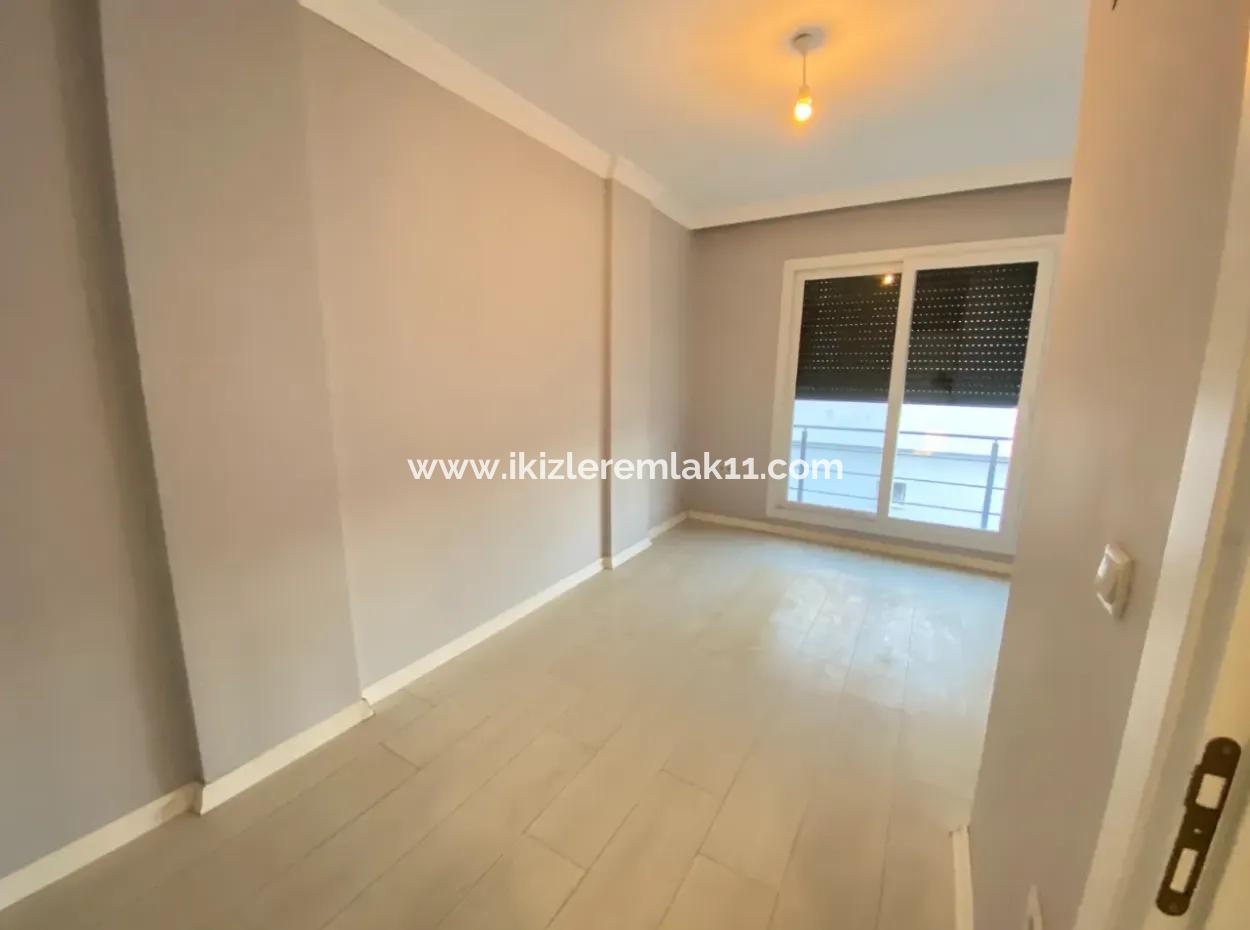 Seferihisar Ürkmez’de Uygun Fiyata Satılık 3+1 Bahceli Villa