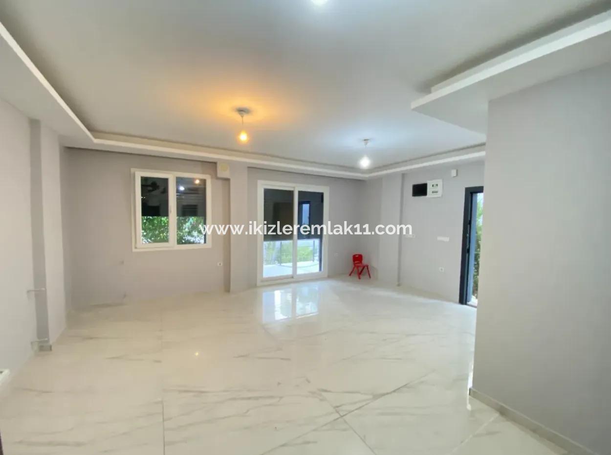 Seferihisar Ürkmez’de Uygun Fiyata Satılık 3+1 Bahceli Villa