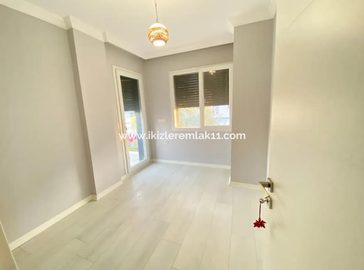 Seferihisar Ürkmez’de Uygun Fiyata Satılık 3+1 Bahceli Villa