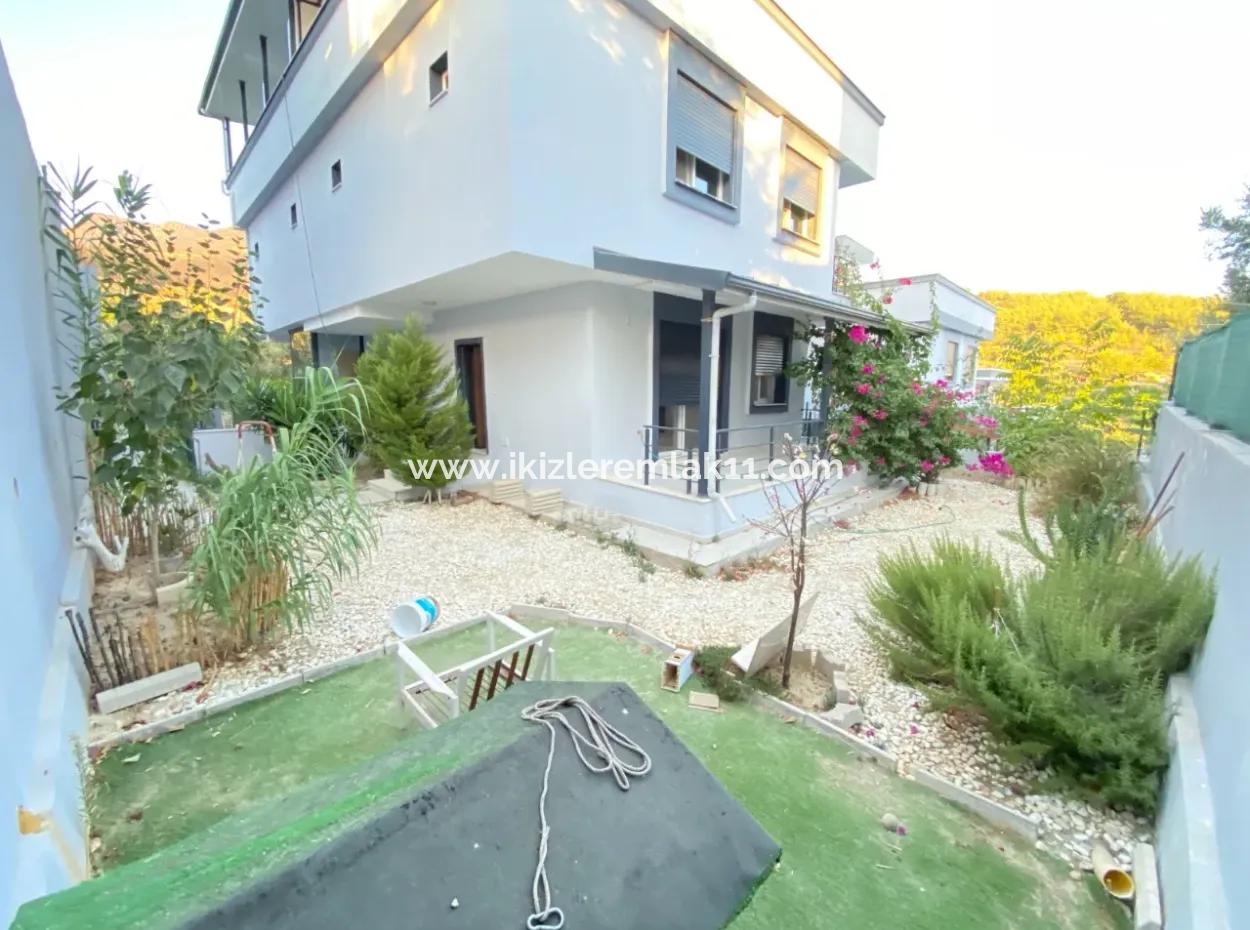 Seferihisar Ürkmez’de Uygun Fiyata Satılık 3+1 Bahceli Villa
