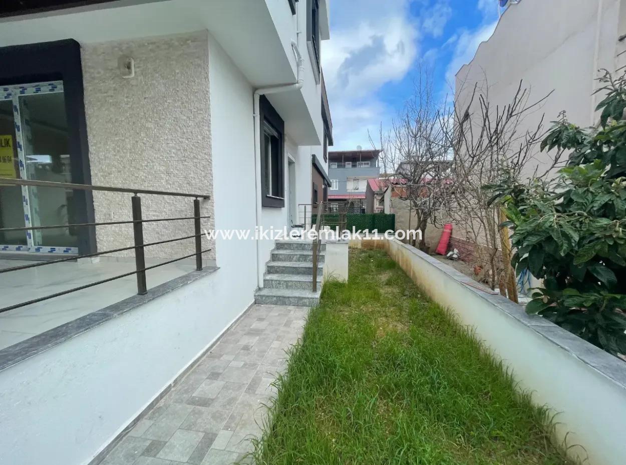 Seferihisar Doğanbey'de Satılık Ferah Konum Denize Çok Yakın 3+1 Lüks Villa