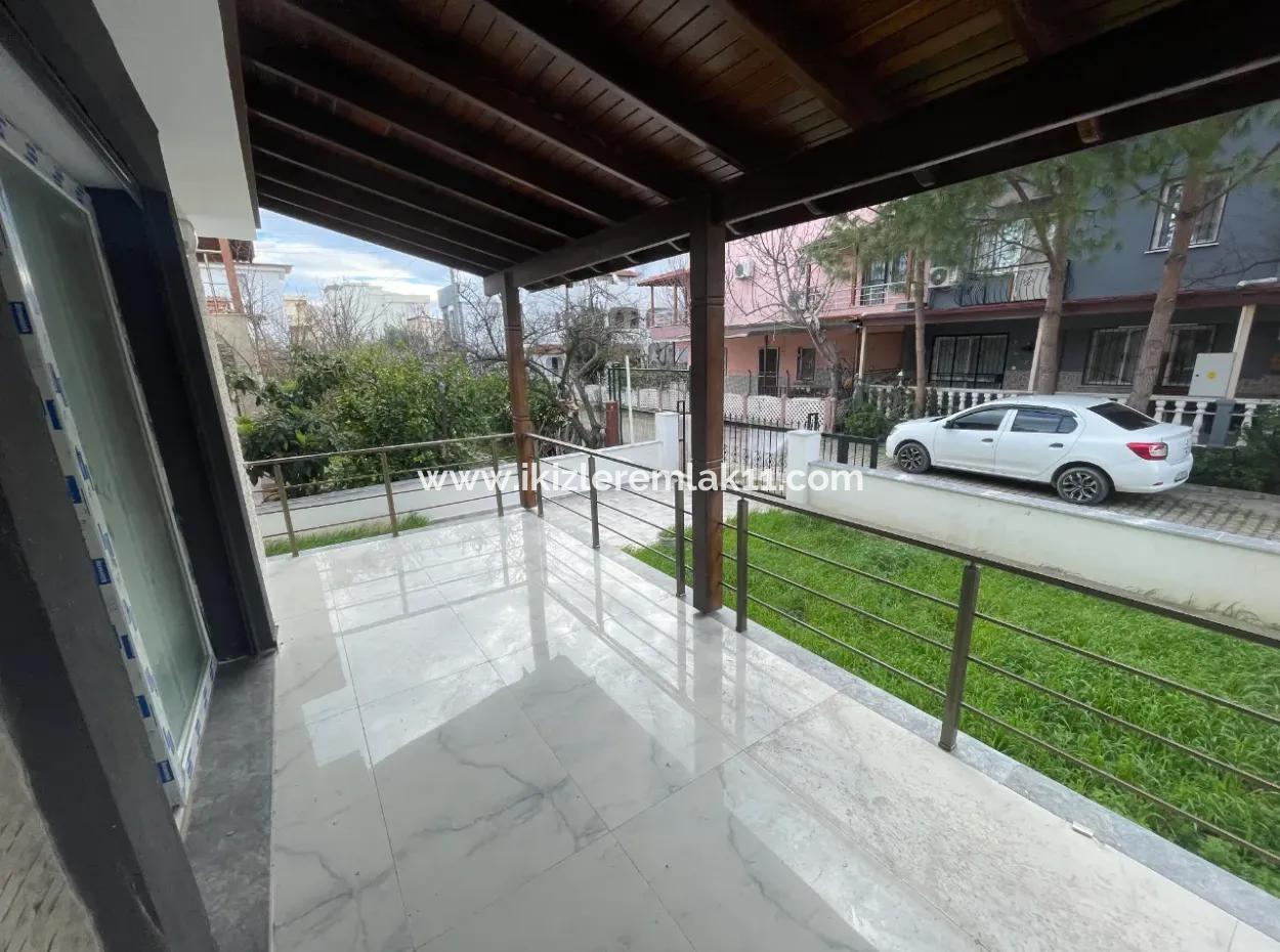 Seferihisar Doğanbey'de Satılık Ferah Konum Denize Çok Yakın 3+1 Lüks Villa