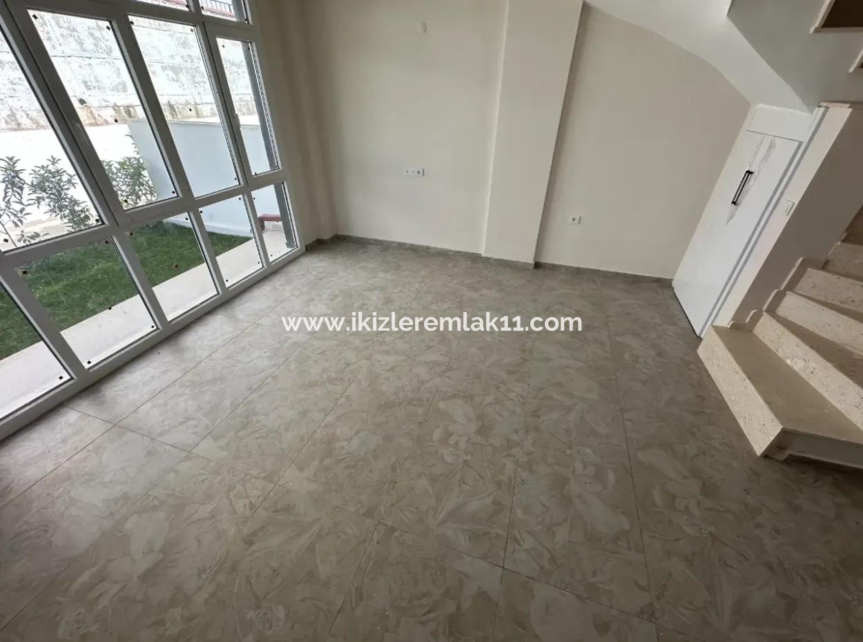 Seferihisar Doganbey Payamlı'da Satılık Sıfır Bahçeli 2+1 Villa