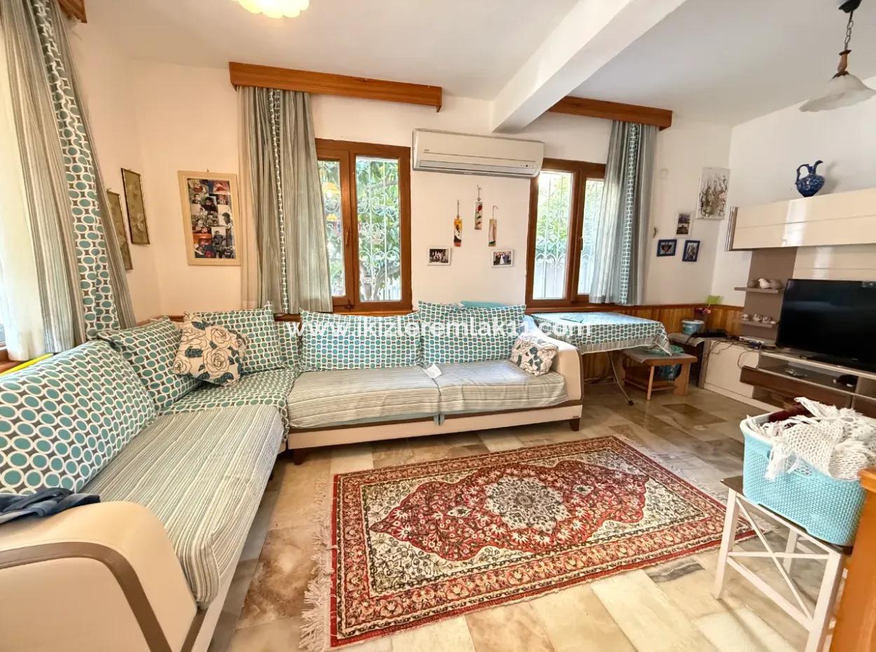 Seferihisar Ürkmez’de Deniz Tarafında Satılık 3 + 1 Masrafsız Villa