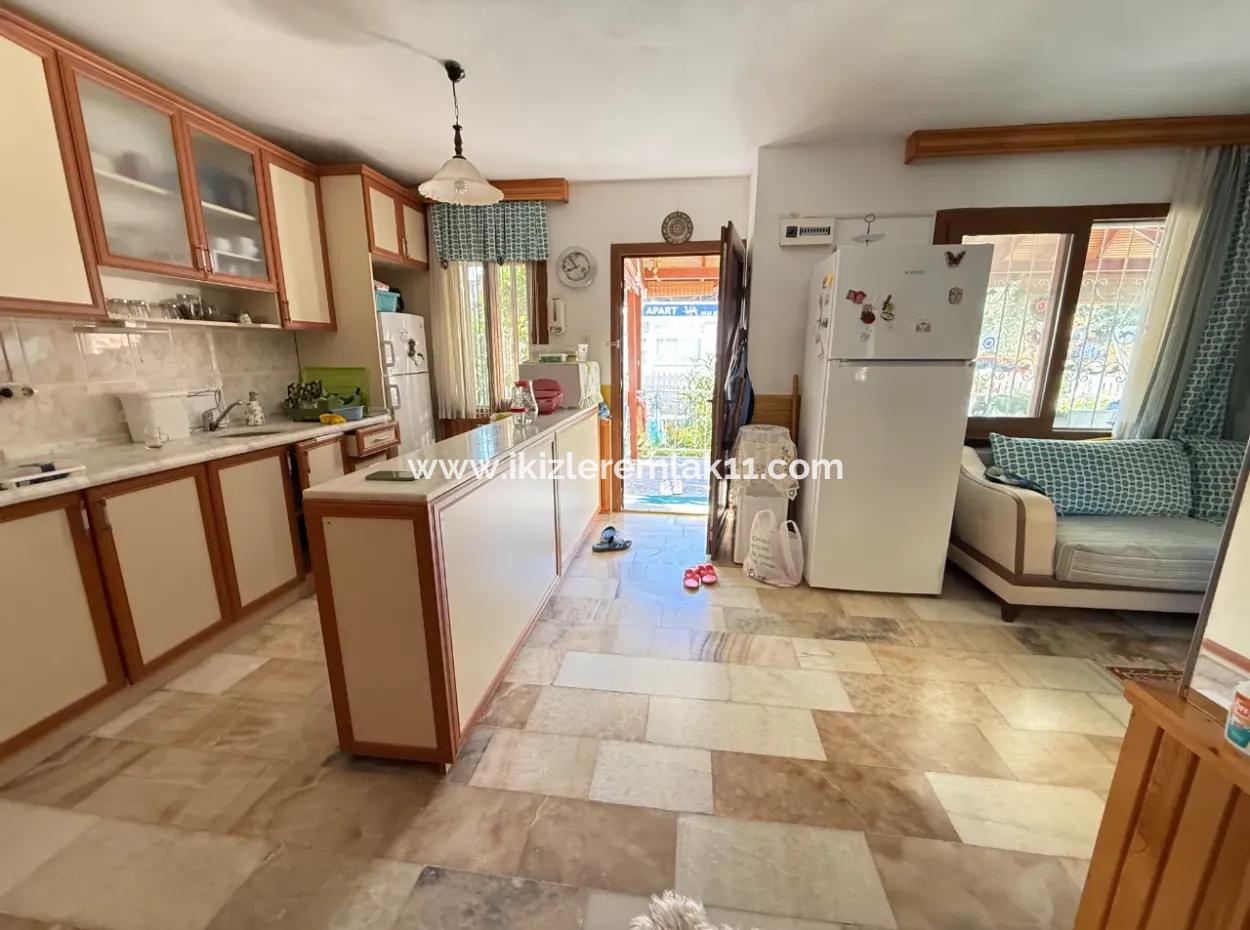 Seferihisar Ürkmez’de Deniz Tarafında Satılık 3 + 1 Masrafsız Villa