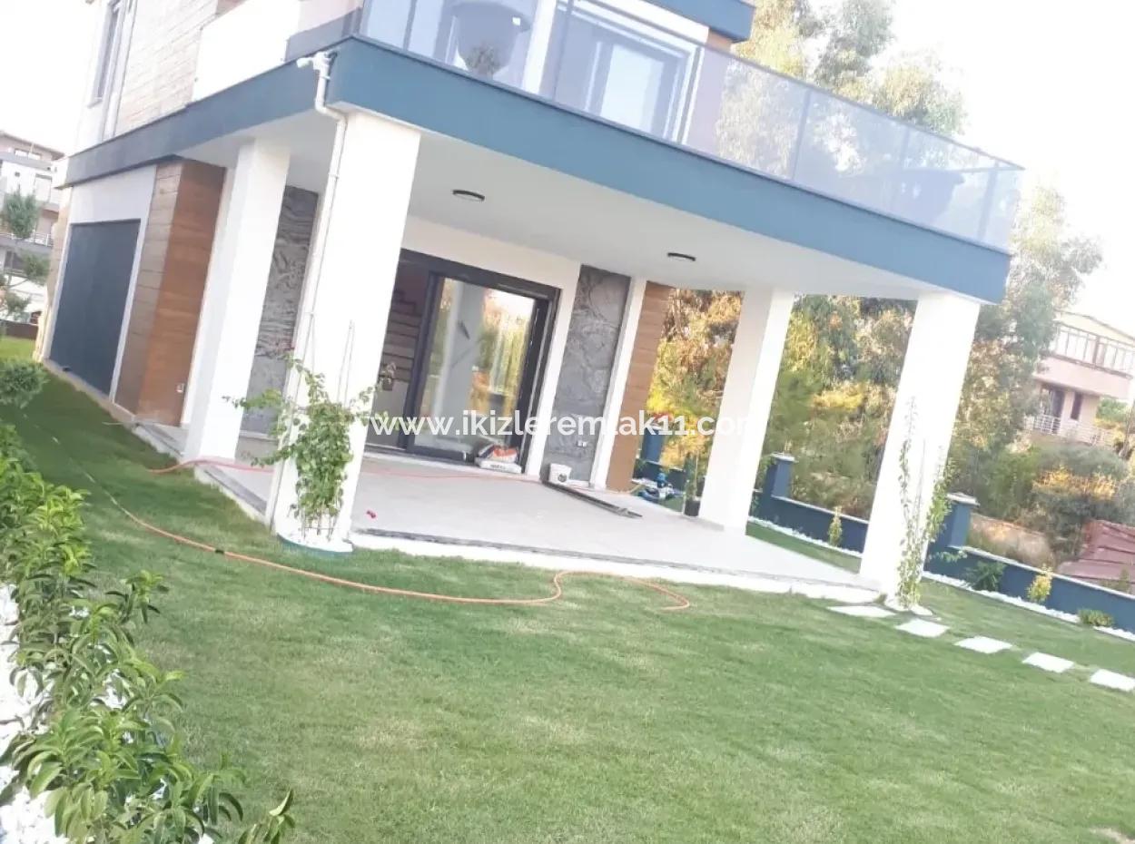 İzmir Seferihisar Payamlı'da Deniz'e 100 Metre, Müstakil Yazlık Villa