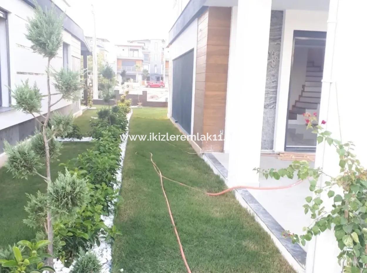 İzmir Seferihisar Payamlı'da Deniz'e 100 Metre, Müstakil Yazlık Villa