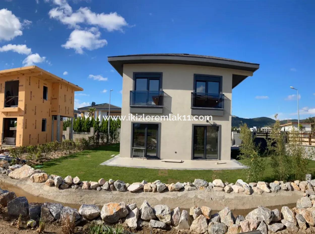 Seferihisar Doğanbey'de Satılık, Çelik Konstrüksiyon, 3+1 Villa
