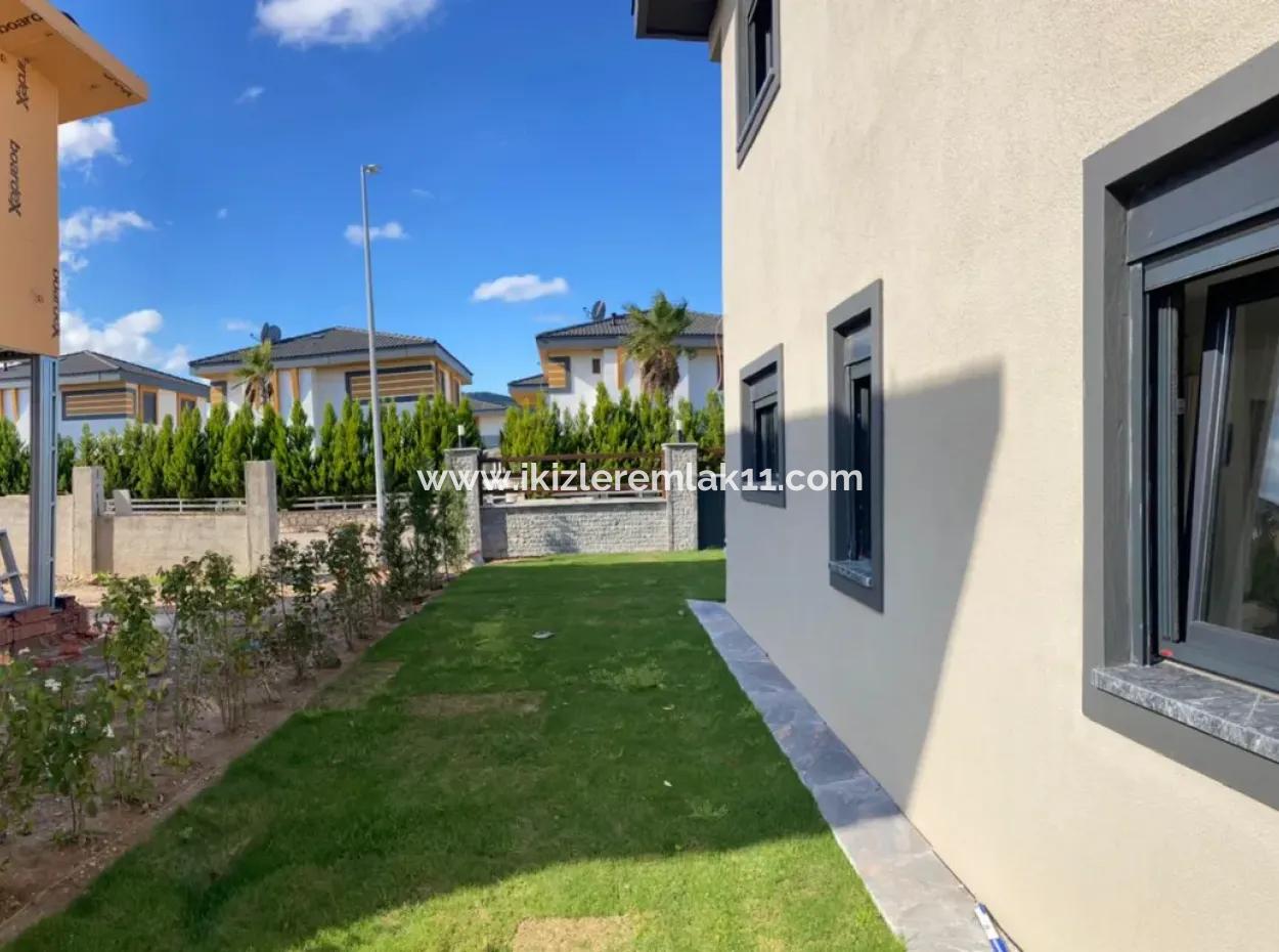 Seferihisar Doğanbey'de Satılık, Çelik Konstrüksiyon, 3+1 Villa