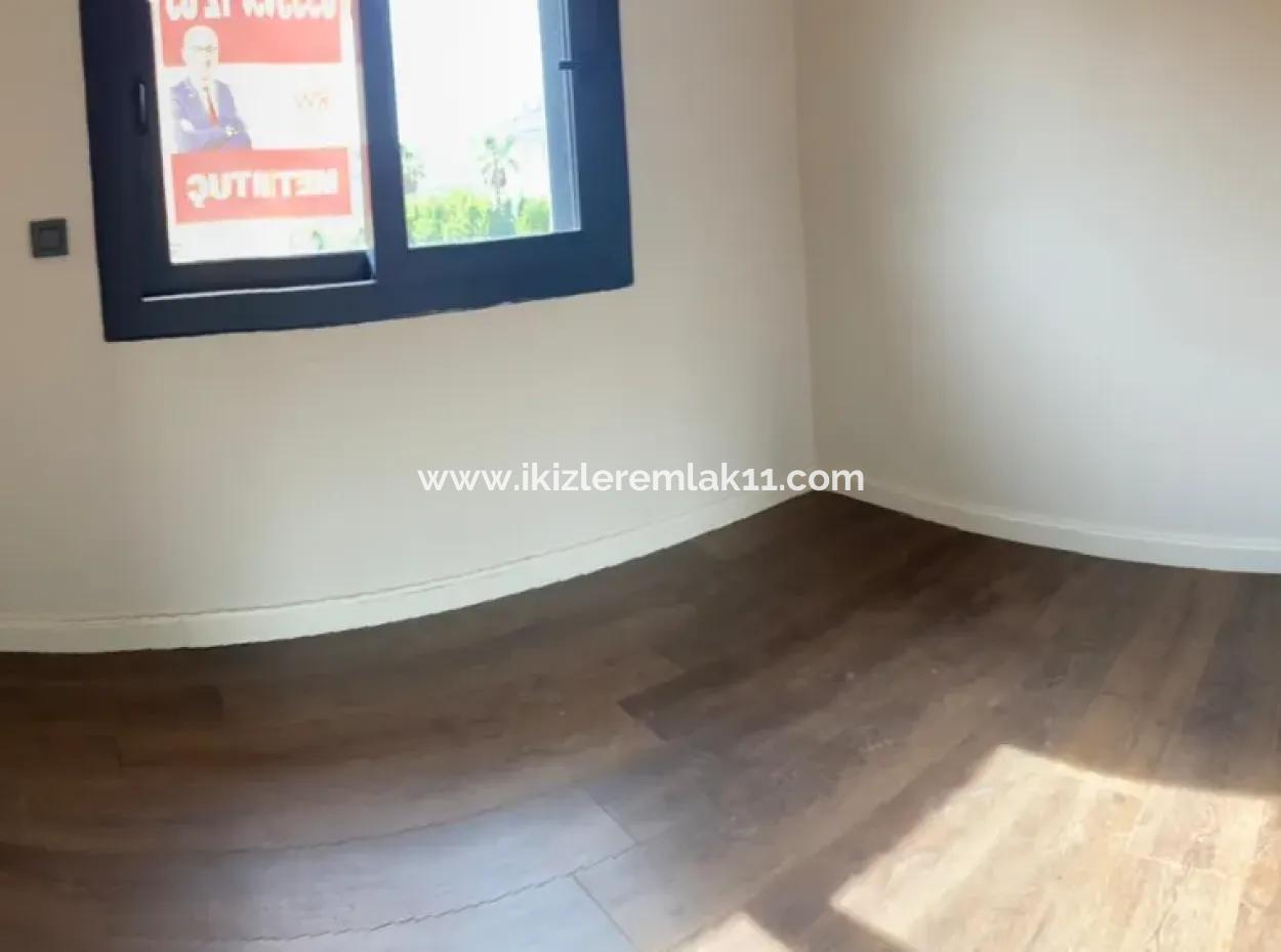 Seferihisar Doğanbey'de Satılık, Çelik Konstrüksiyon, 3+1 Villa