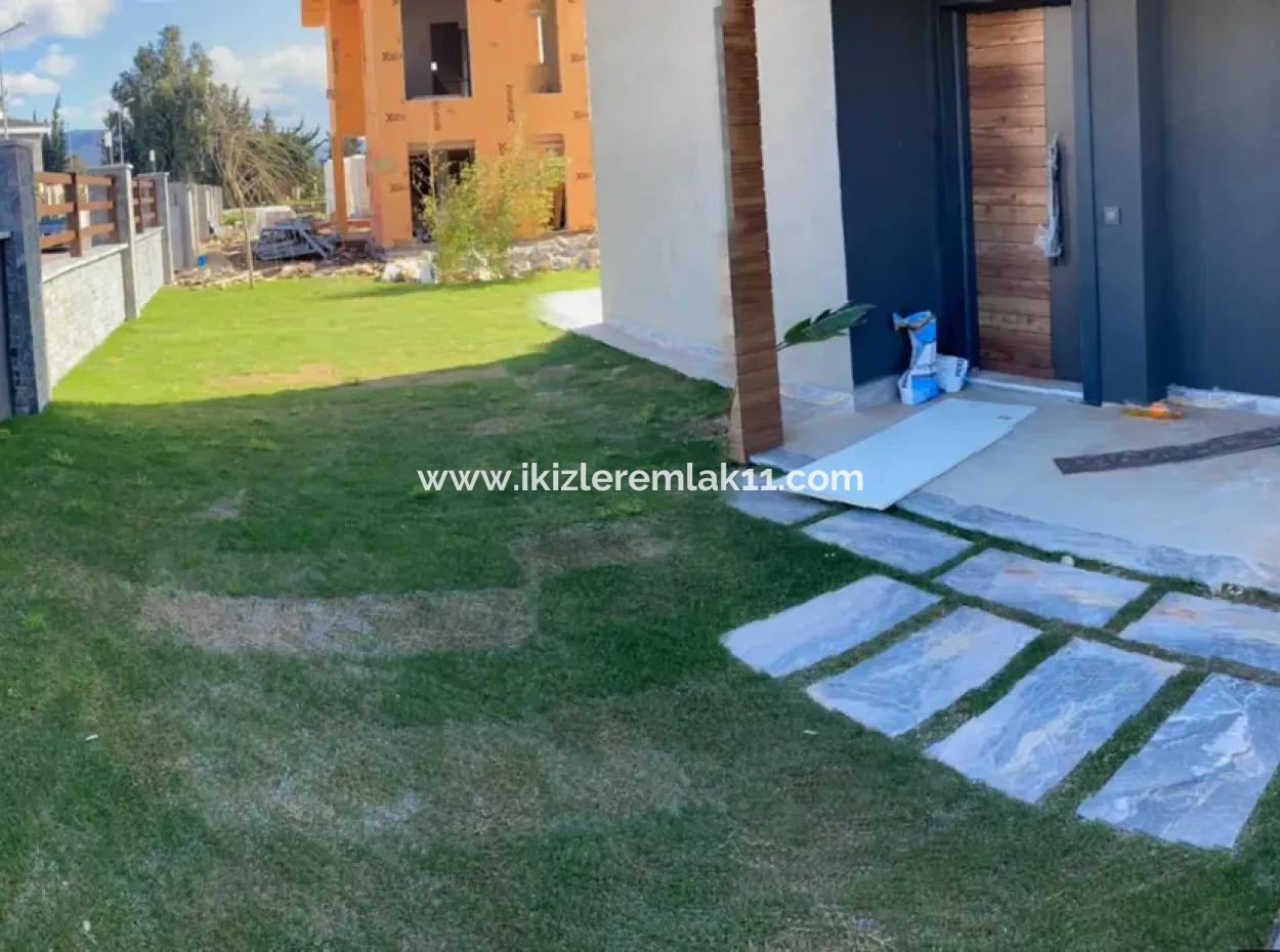 Seferihisar Doğanbey'de Satılık, Çelik Konstrüksiyon, 3+1 Villa