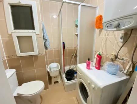 Seferihisar Ürkmez Merkez De Satılık 2+1 Kullanışlı Daire