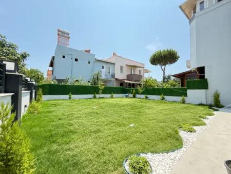 Seferihisar Doğanbey'de Satılık 3+1 Müstakil Sıfır Geniş Bahçeli Villa