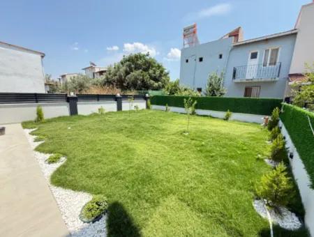Seferihisar Doğanbey'de Satılık 3+1 Müstakil Sıfır Geniş Bahçeli Villa