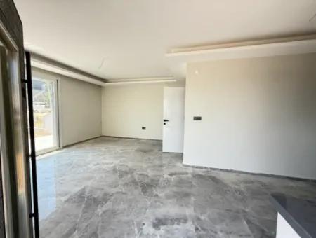 Seferihisar Doğanbey'de Satılık Deniz Manzaralı Bahçeli 3+1 Sıfır Villa