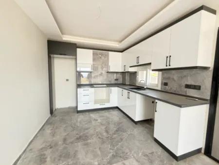 Seferihisar Doğanbey'de Satılık Deniz Manzaralı Bahçeli 3+1 Sıfır Villa