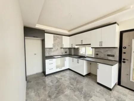 Seferihisar Doğanbey'de Satılık Deniz Manzaralı Bahçeli 3+1 Sıfır Villa