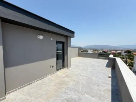 Seferihisar Doğanbeyde Satılık 3+1 Deniz Manzaralı Bahçeli Villa