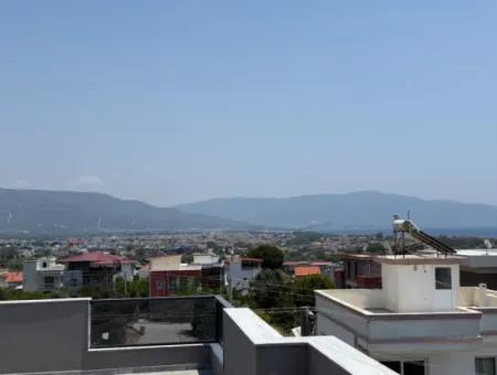 Seferihisar Doğanbeyde Satılık 3+1 Deniz Manzaralı Bahçeli Villa