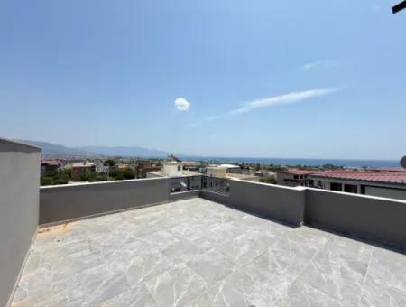 Seferihisar Doğanbeyde Satılık 3+1 Deniz Manzaralı Bahçeli Villa