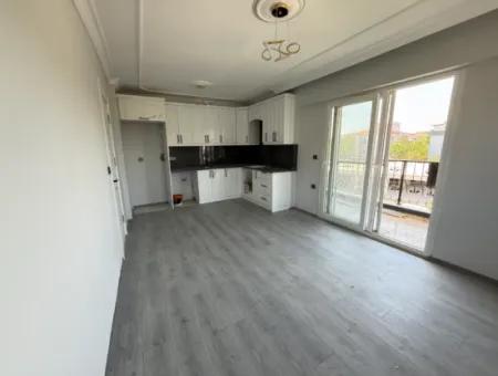Seferihisar Ürkmez'de Denize 300 M, Satılık 2+1 Masrafsız Daire
