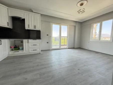 Seferihisar Ürkmez'de Denize 300 M, Satılık 2+1 Masrafsız Daire