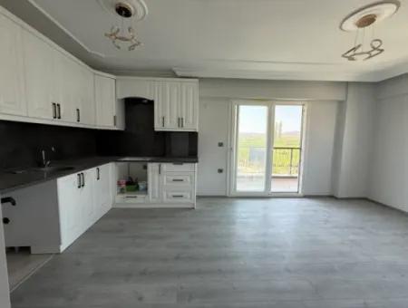 Seferihisar Ürkmez'de Denize 300 M, Satılık 2+1 Masrafsız Daire