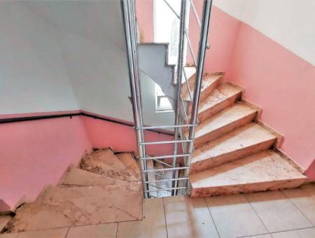 Seferihisar Ürkmez Merkezde Satılık 3 + 1 Ara Kat 110 Metre² Daire