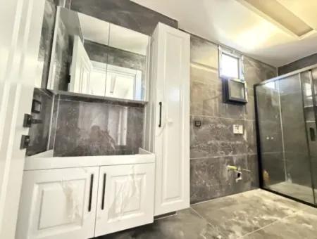Seferihisar Doğanbey‘de Satılık Tek Müstakil Geniş Bahçeli Sıfır 3+ 1 Villa