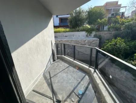 Seferihisar Ürkmez Merkezde Satılık Lüks 3 + 1 Dubleks Villa