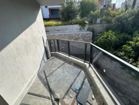 Seferihisar Ürkmez Merkezde Satılık Lüks 3 + 1 Dubleks Villa