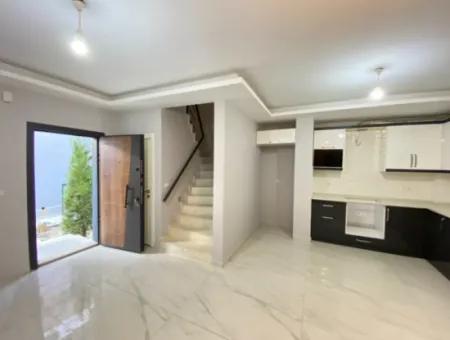 Seferihisar Ürkmez’de Uygun Fiyata Satılık 3+1 Bahceli Villa