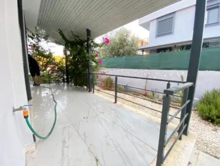 Seferihisar Ürkmez’de Uygun Fiyata Satılık 3+1 Bahceli Villa