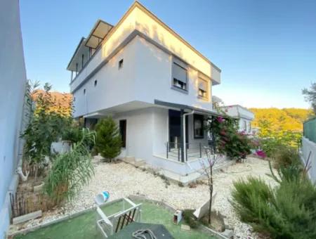 Seferihisar Ürkmez’de Uygun Fiyata Satılık 3+1 Bahceli Villa
