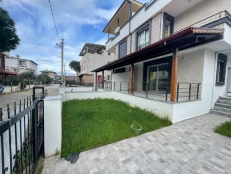 Seferihisar Doğanbey'de Satılık Ferah Konum Denize Çok Yakın 3+1 Lüks Villa