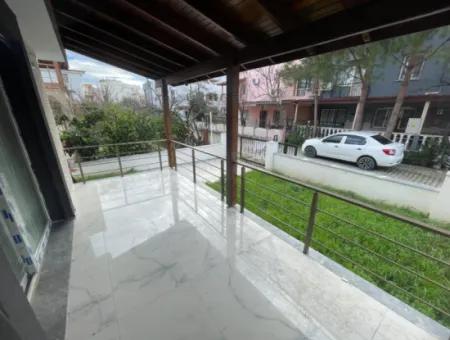 Seferihisar Doğanbey'de Satılık Ferah Konum Denize Çok Yakın 3+1 Lüks Villa