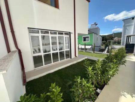 Seferihisar Doganbey Payamlı'da Satılık Sıfır Bahçeli 2+1 Villa