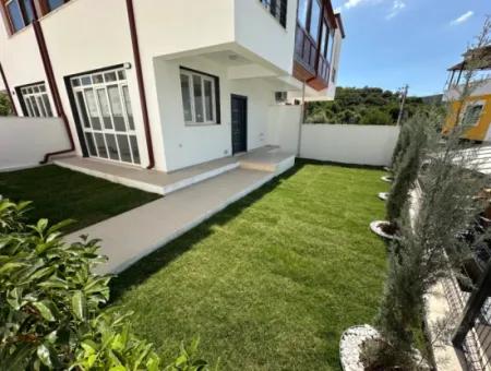 Seferihisar Doganbey Payamlı'da Satılık Sıfır Bahçeli 2+1 Villa